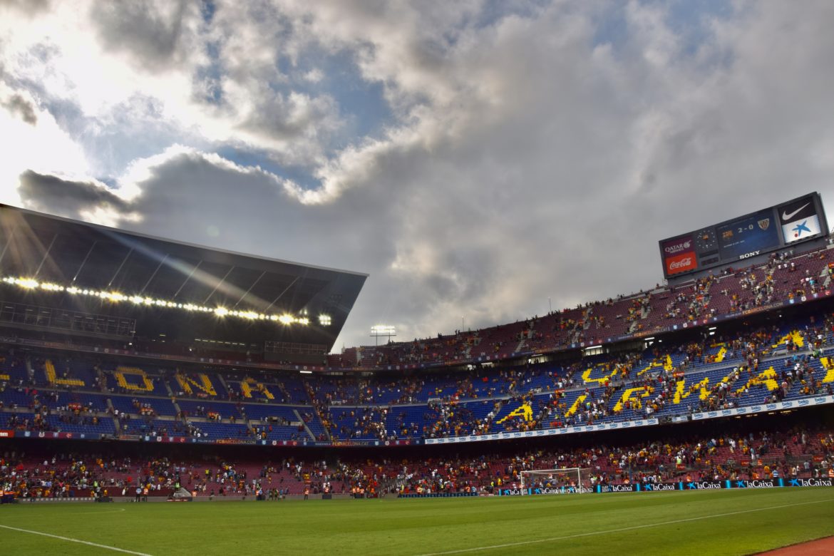 Zadłużona Barcelona na zakupach. Ferran Torres blisko klubu